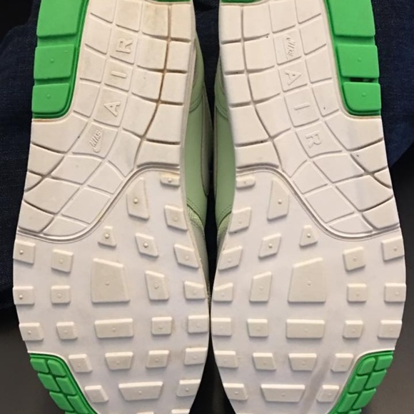 Men's Nike Air Max Essential - Picture 3 of 4